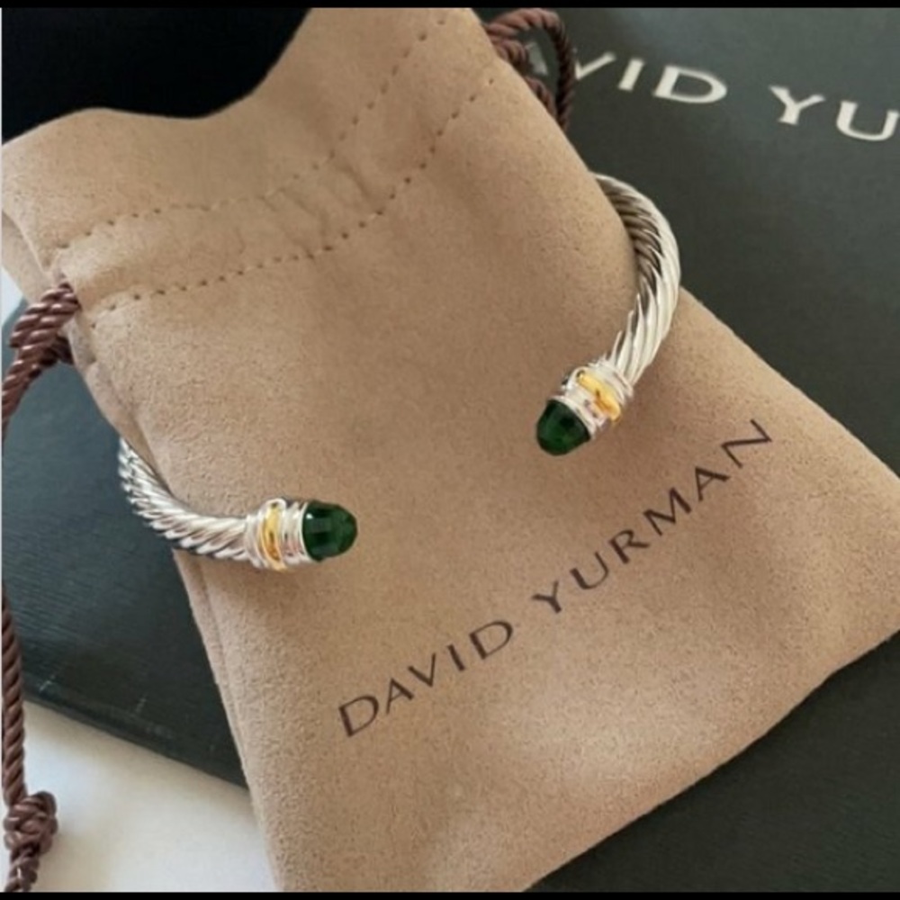 D. Y. Bracelet. Onyx gold